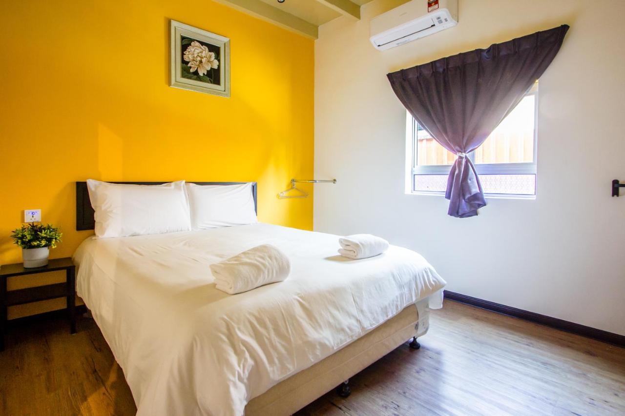 Explore 5Br Gardenhouse Retreats Butterworth Exterior foto