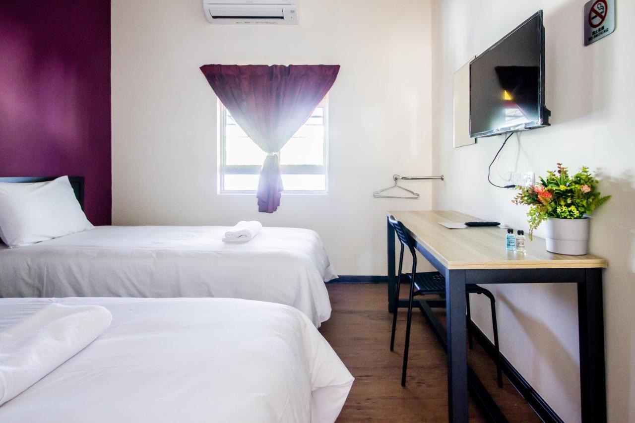 Explore 5Br Gardenhouse Retreats Butterworth Exterior foto